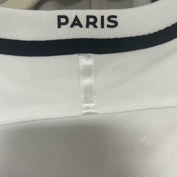 AUTHENTIC PSG WHITE-GOLD SOCCER SHIRT. - Picture 5 of 8